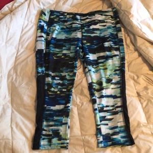 Avia workout capris